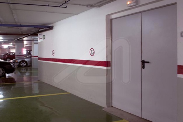 Fire resistant swing door